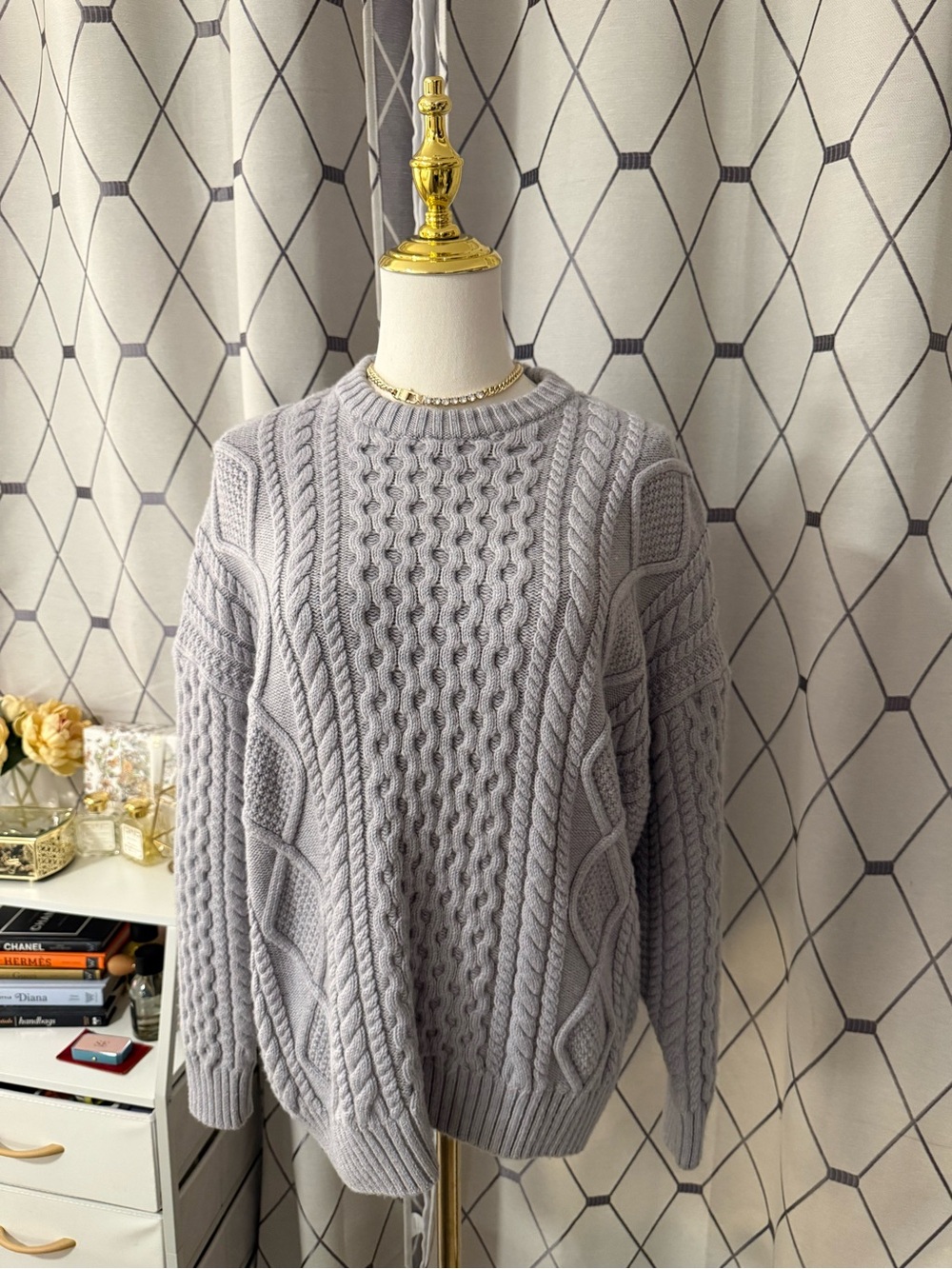Aritzia Light Gray Cable Knit Crew Sweater Merino Wool Women’s
